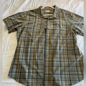 Columbia Men’s Short Sleeve Button Down Shirt, Size XL.